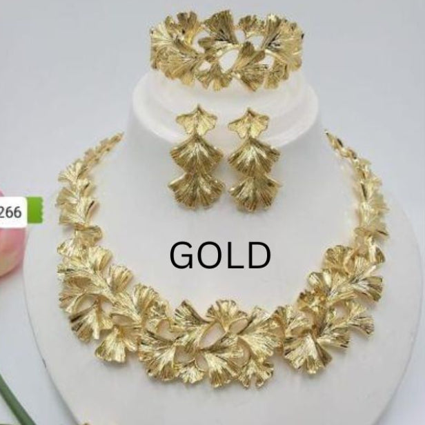 JEWELRY / BIJOUX