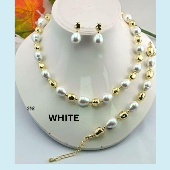 JEWELRY / BIJOUX