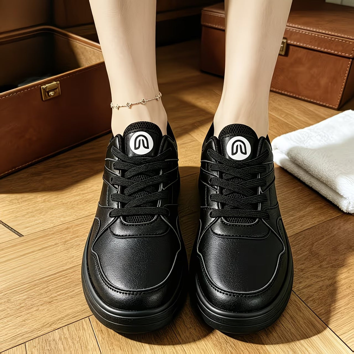 SNEAKERS