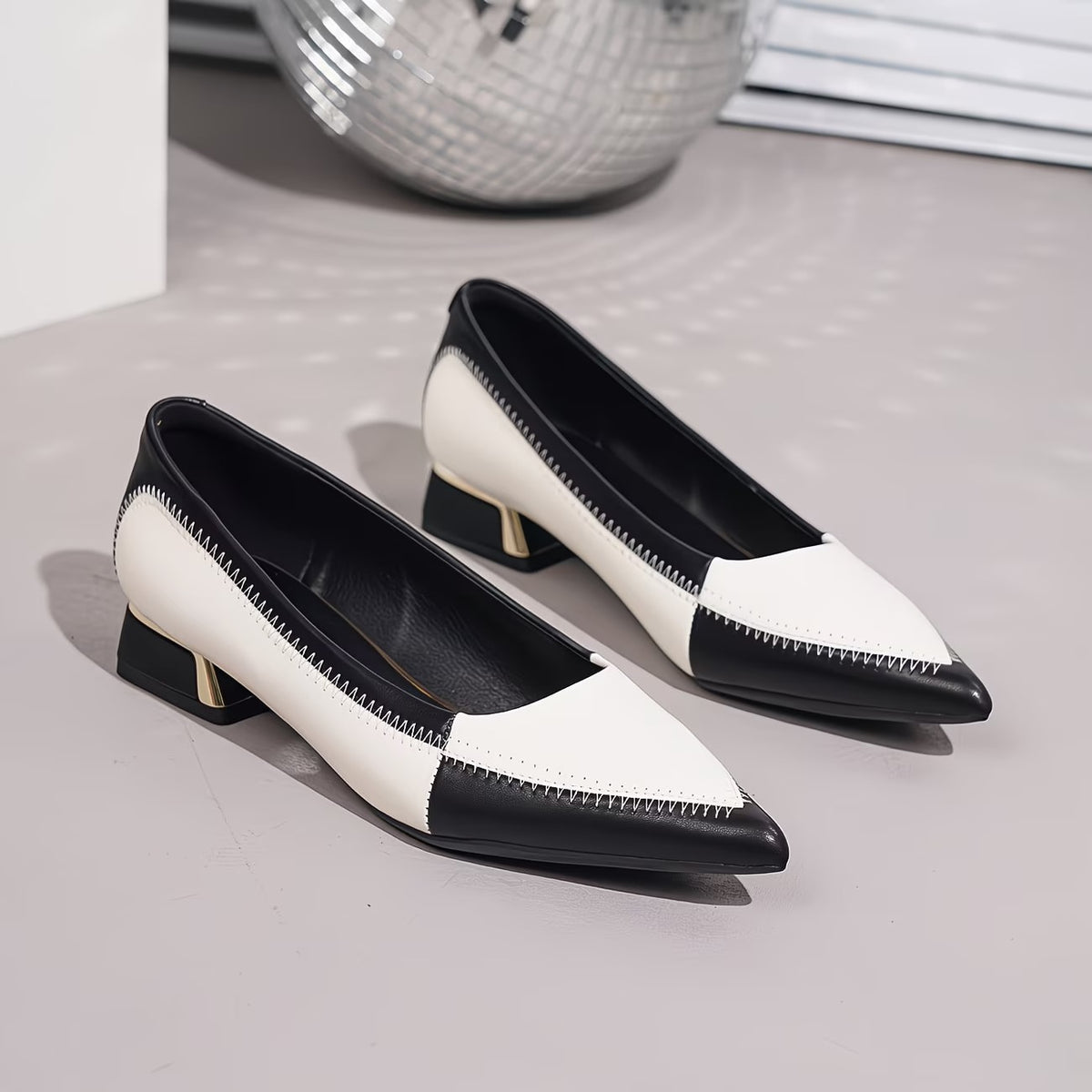 2026 Spring Autumn New Black And White Color-Block Pointed Low-Cut Single Shoes Women'S French