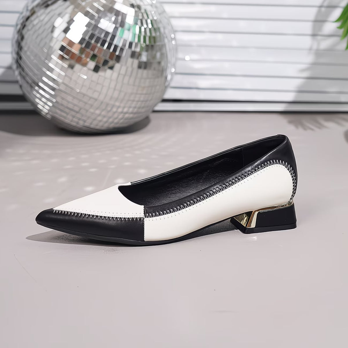2026 Spring Autumn New Black And White Color-Block Pointed Low-Cut Single Shoes Women'S French