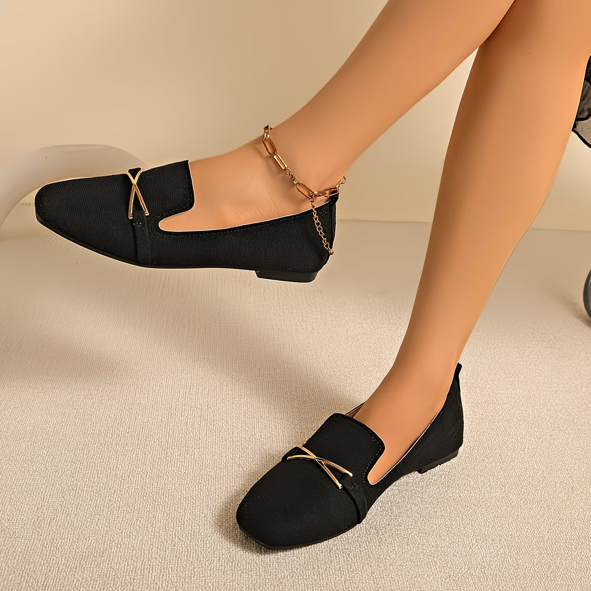 A Pair of Solid-color, Stylish, All-metal Flat-soled Square-toe